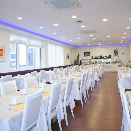 מלון Albatros 3*